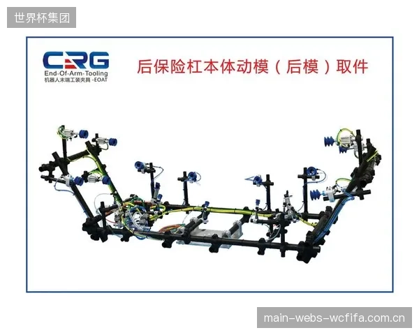 一套标准的模块化铝合金壁球馆侧墙，在激光位移计的辅助下，可在8小时内完成单面墙体的主体拼装，效率是传统工艺的5倍